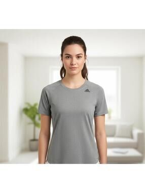 New With Tags Women’s Size XS Gray Adidas Moisture Wicking Workout T-Shirt